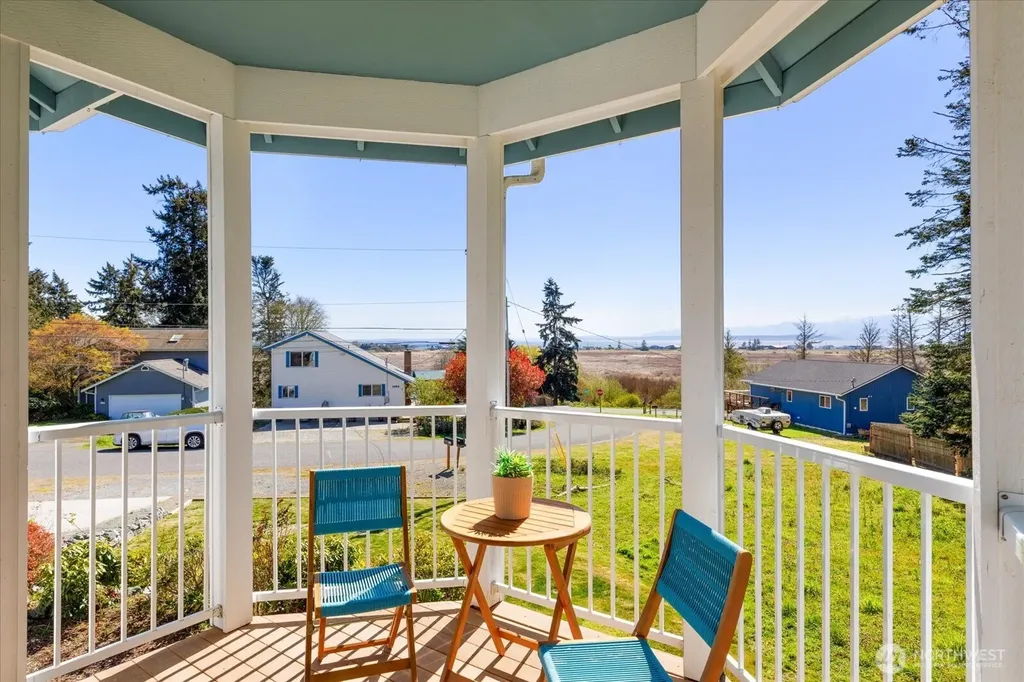 1041 Halsey Drive Coupeville WA 98239
