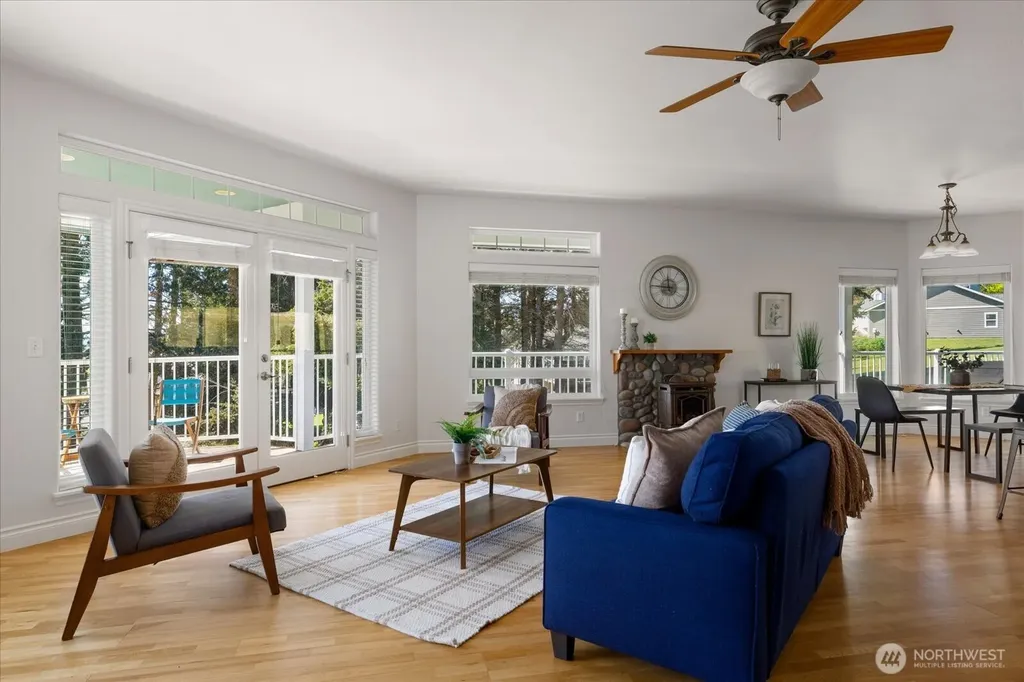 1041 Halsey Drive Coupeville WA 98239