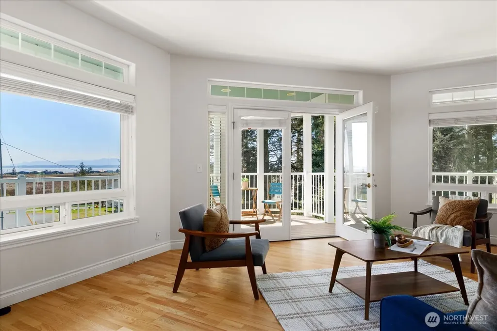 1041 Halsey Drive Coupeville WA 98239