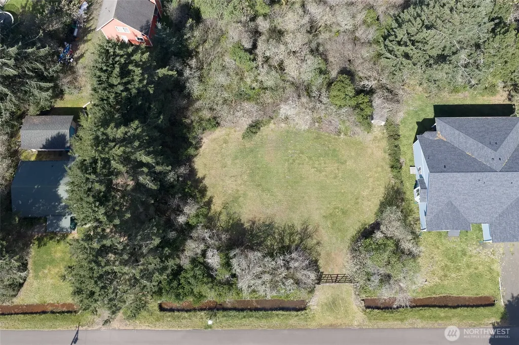 130 Jib Street NW Ocean Shores WA 98569