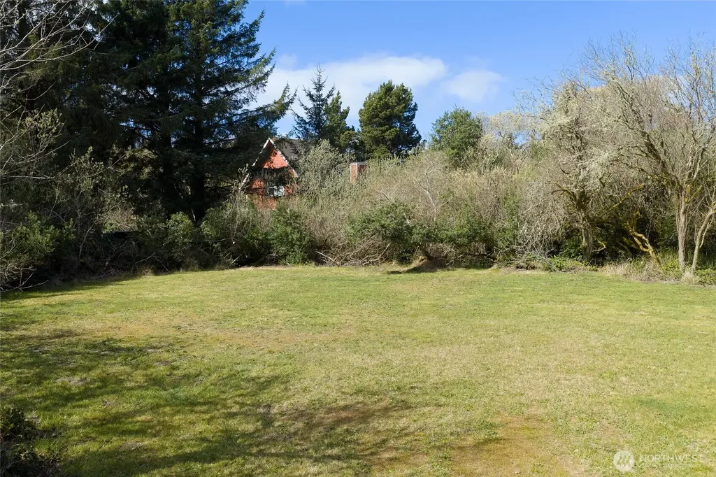 136 Jib Street NW Ocean Shores WA 98569