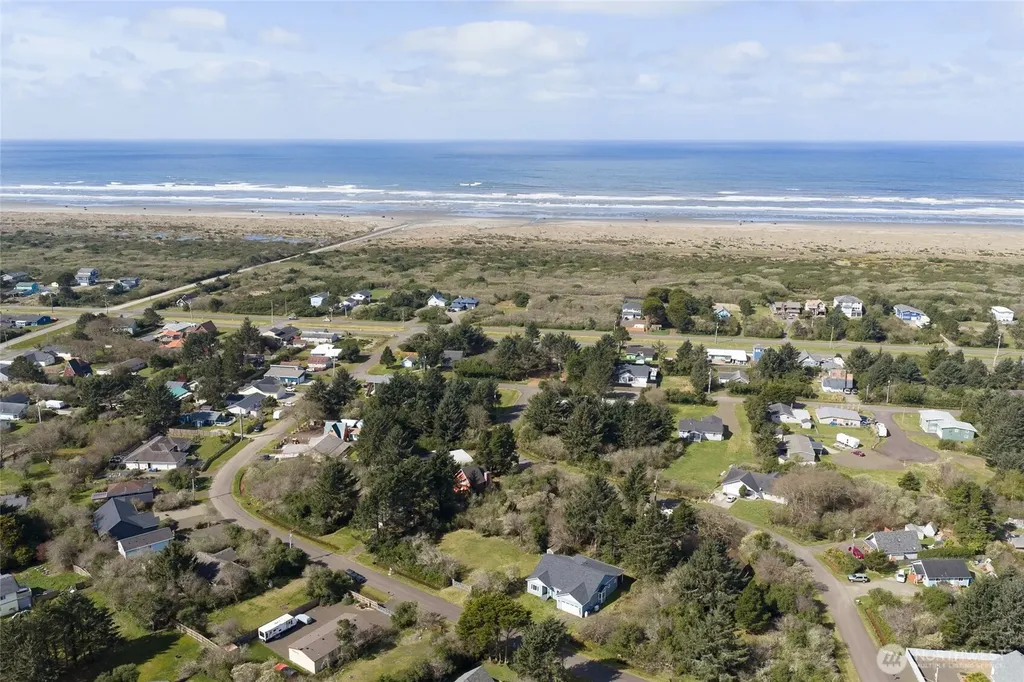 136 Jib Street NW Ocean Shores WA 98569