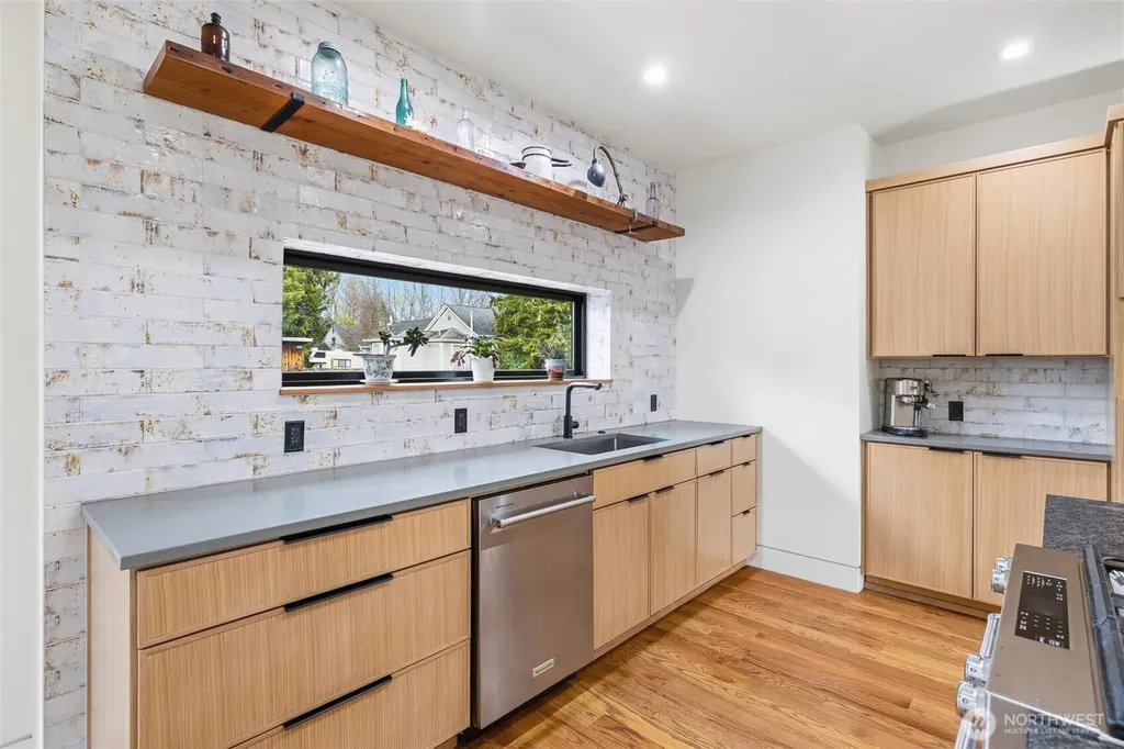 1311 Bancroft Street Bellingham WA 98225