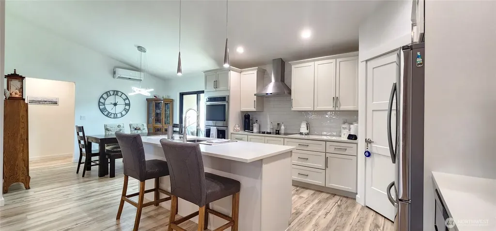 160 E Country Club Drive N Union WA 98592