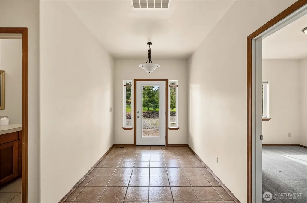10404 210th Lane SW Rochester WA 98579