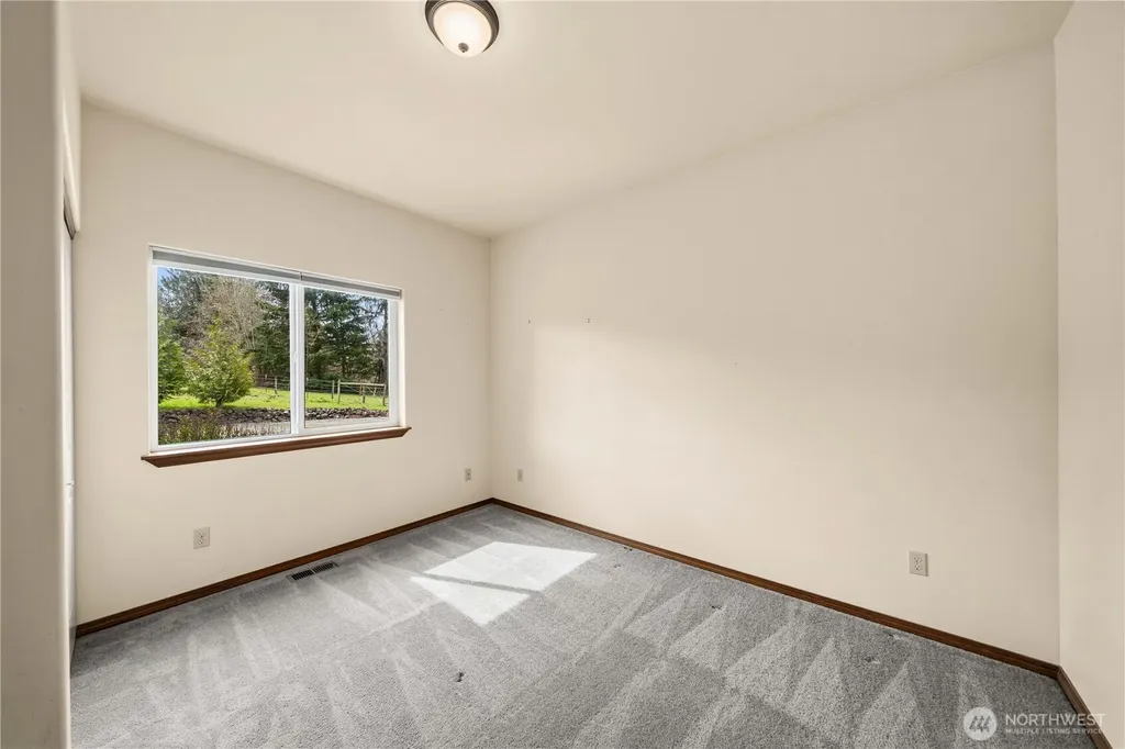 10404 210th Lane SW Rochester WA 98579