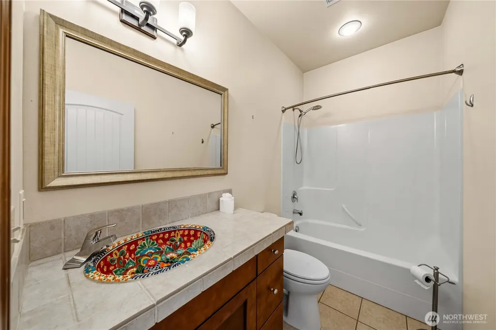 10404 210th Lane SW Rochester WA 98579