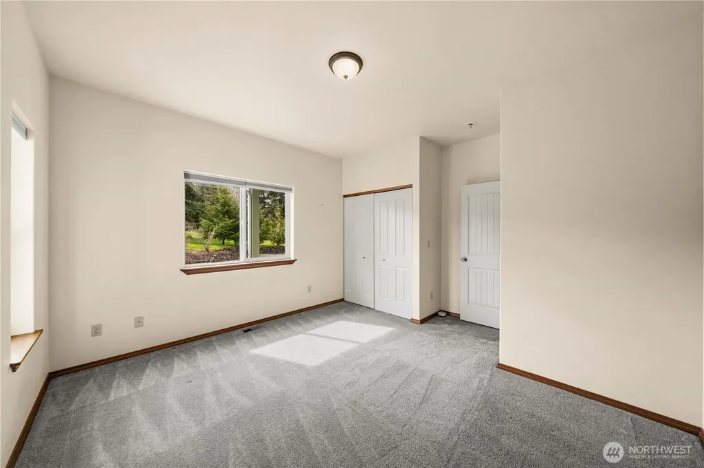 10404 210th Lane SW Rochester WA 98579