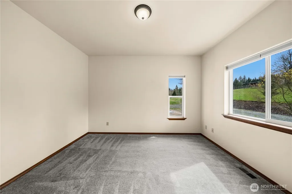 10404 210th Lane SW Rochester WA 98579