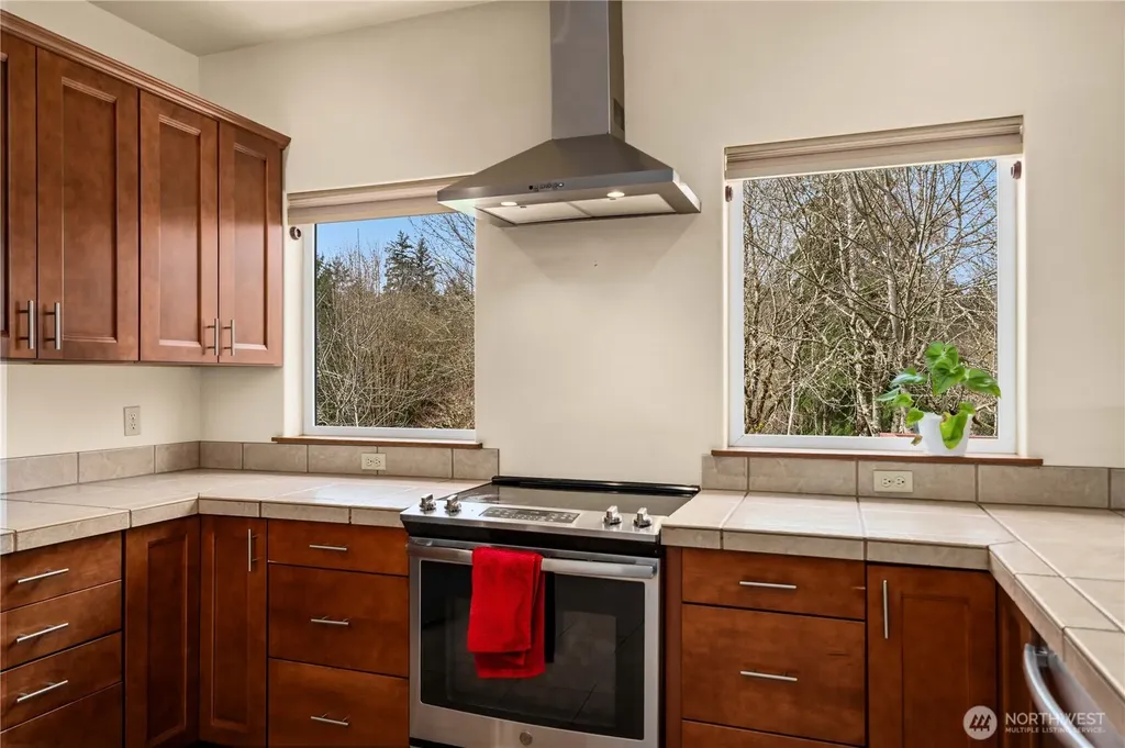 10404 210th Lane SW Rochester WA 98579