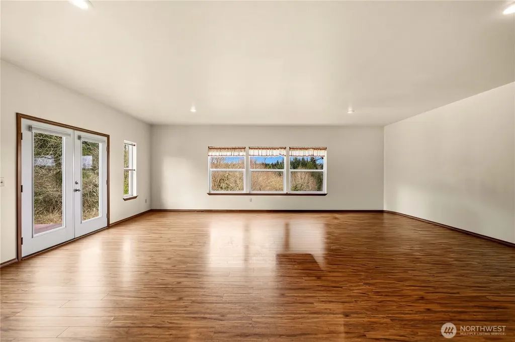 10404 210th Lane SW Rochester WA 98579