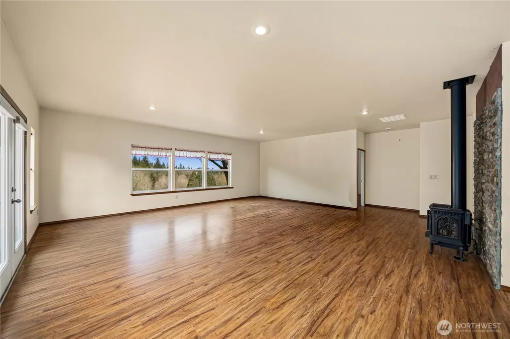 10404 210th Lane SW Rochester WA 98579