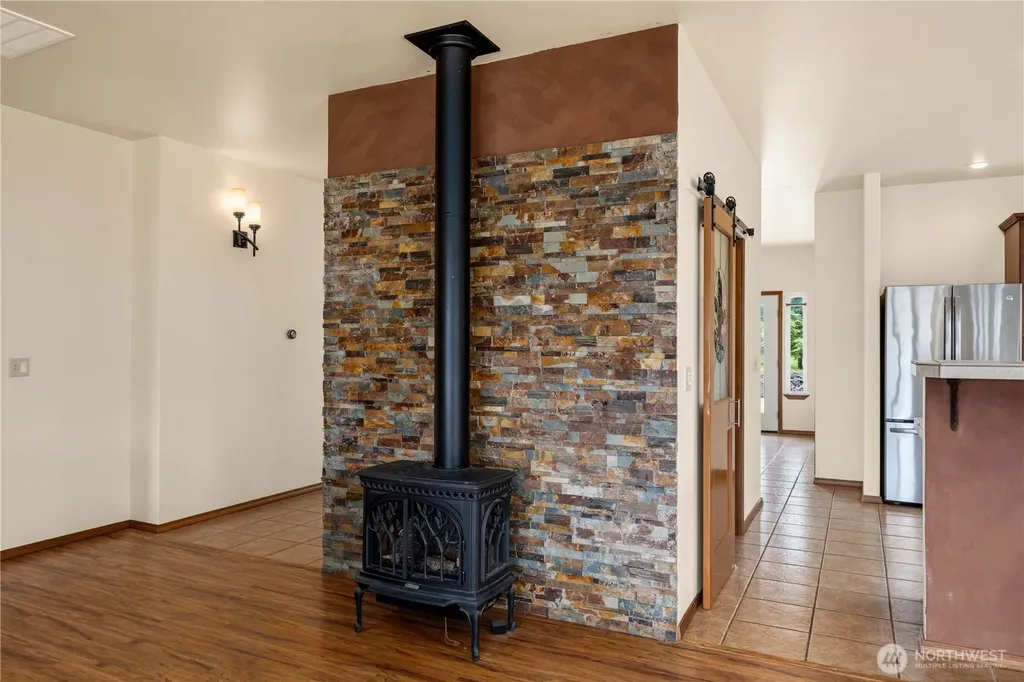 10404 210th Lane SW Rochester WA 98579
