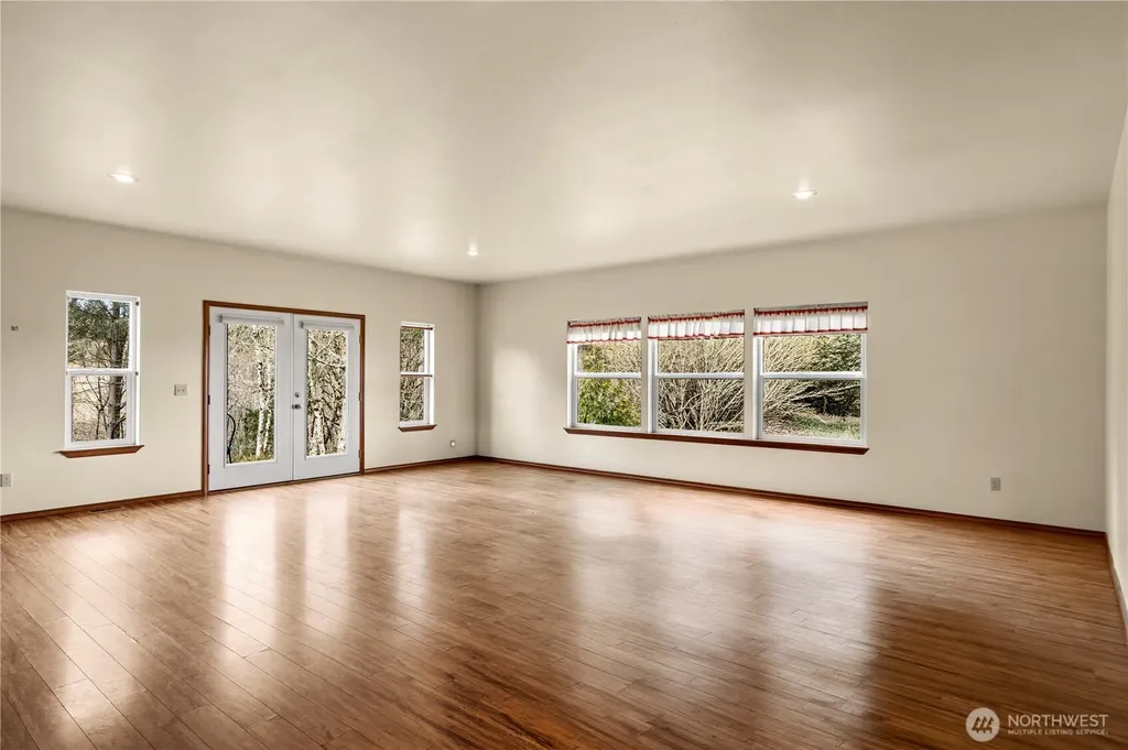10404 210th Lane SW Rochester WA 98579