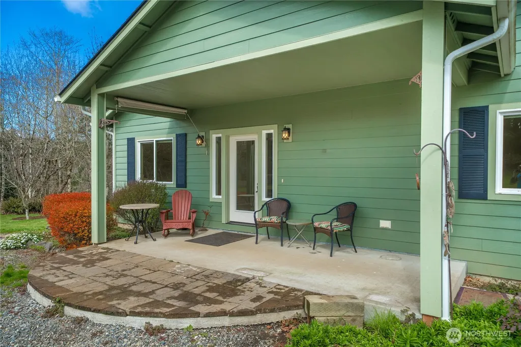 10404 210th Lane SW Rochester WA 98579