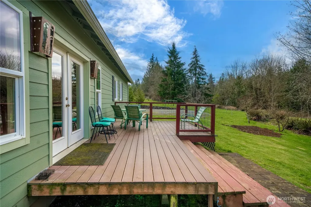10404 210th Lane SW Rochester WA 98579