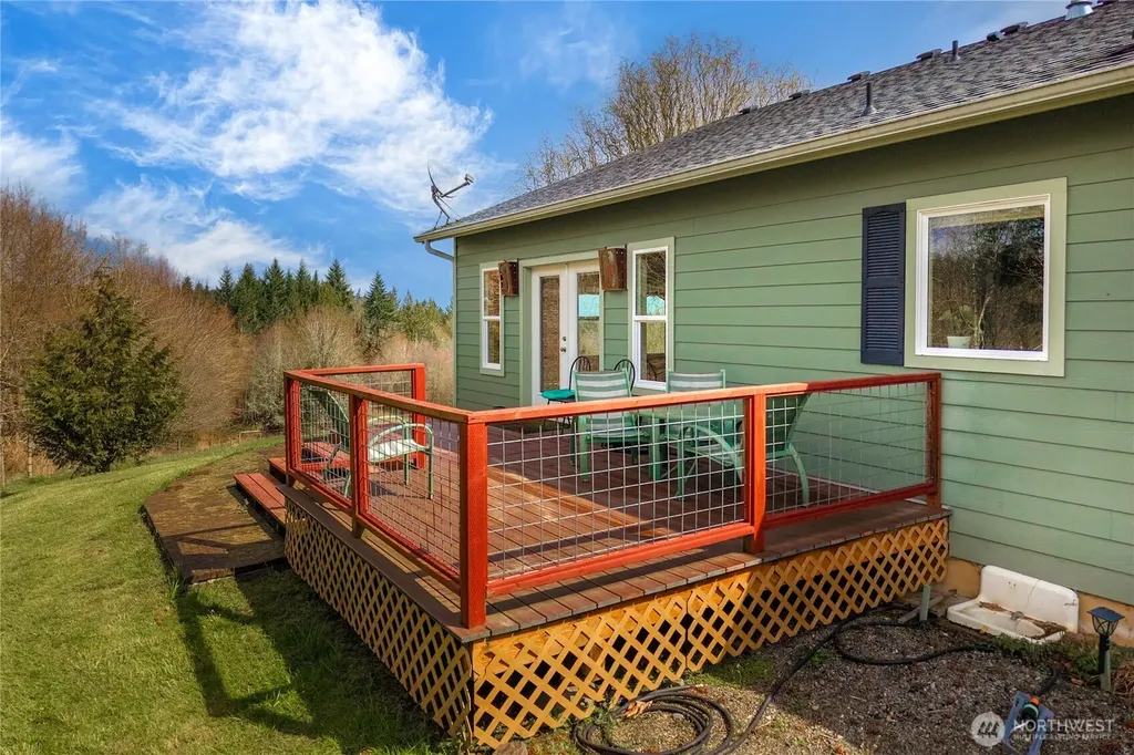 10404 210th Lane SW Rochester WA 98579