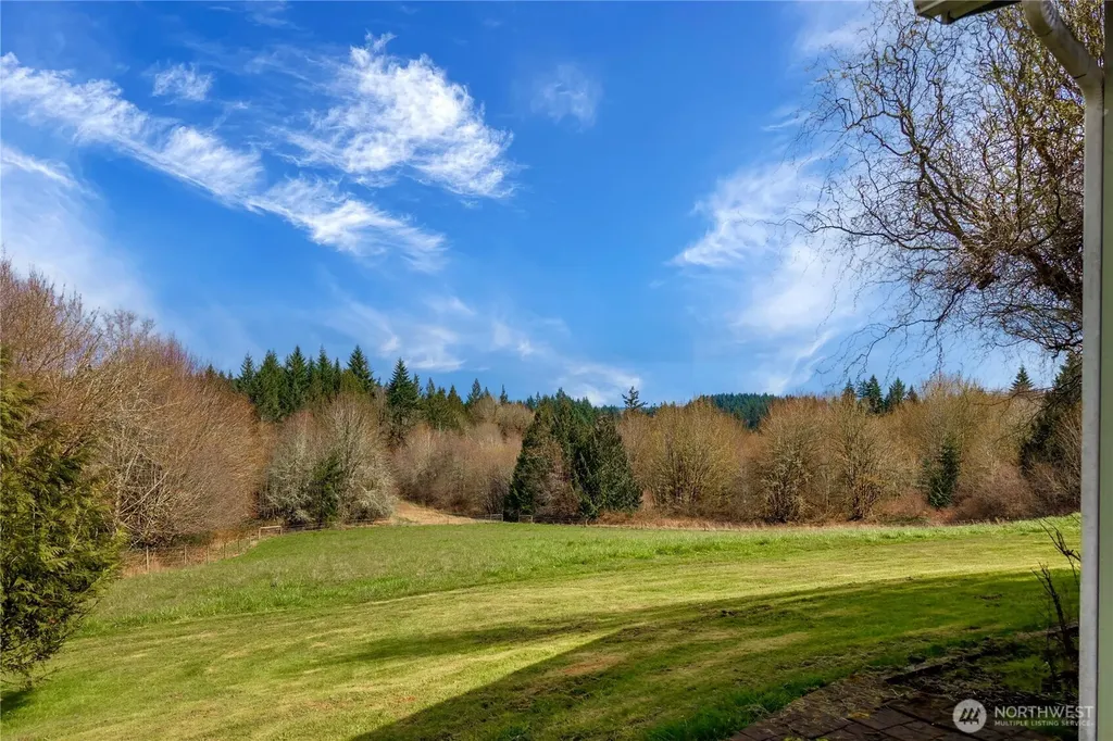 10404 210th Lane SW Rochester WA 98579