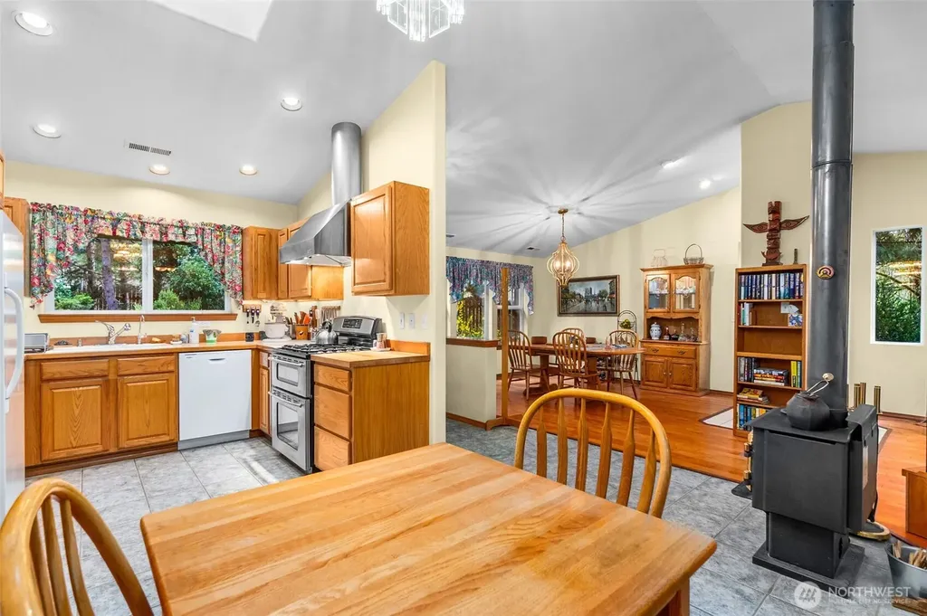 11846 Deer Trail Lane SW Olympia WA 98512