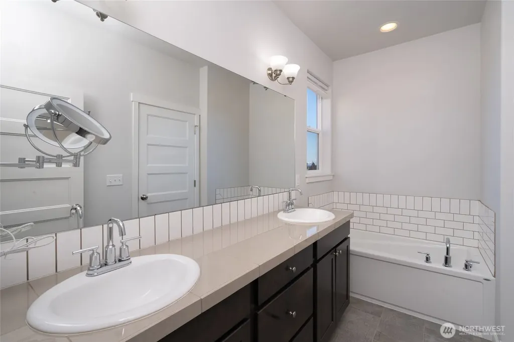 3817 Deskin Court Anacortes WA 98221
