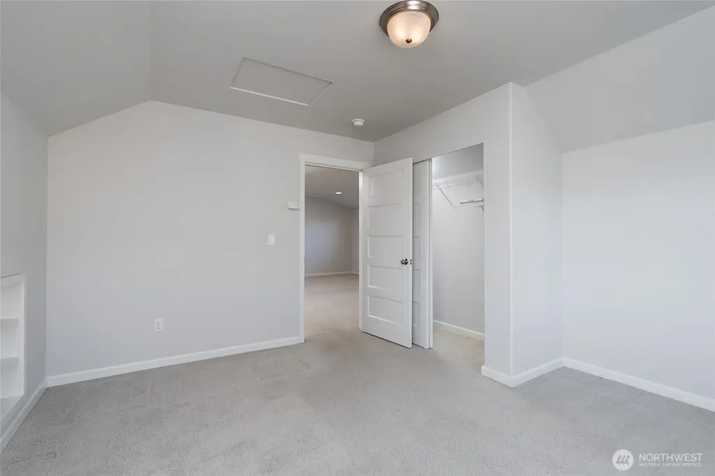 3817 Deskin Court Anacortes WA 98221