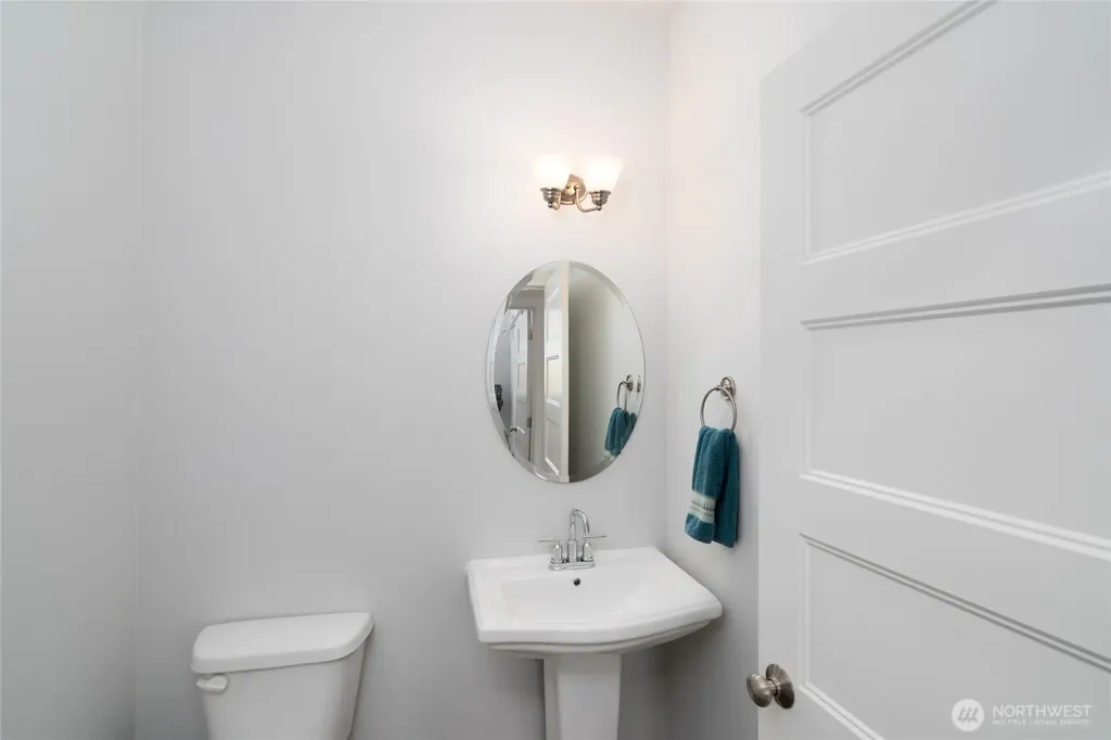 3817 Deskin Court Anacortes WA 98221