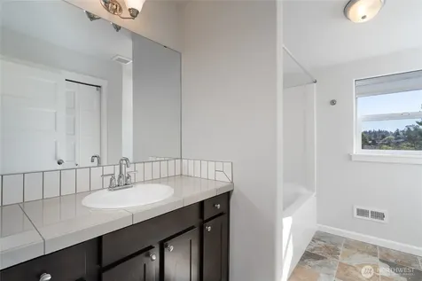 3817 Deskin Court Anacortes WA 98221