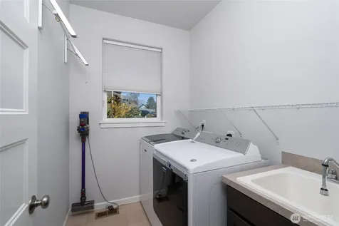 3817 Deskin Court Anacortes WA 98221