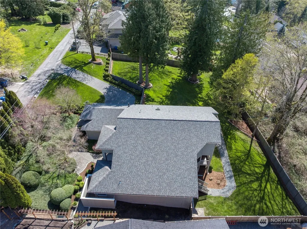 109 211th Place NE Sammamish WA 98074