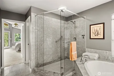 109 211th Place NE Sammamish WA 98074
