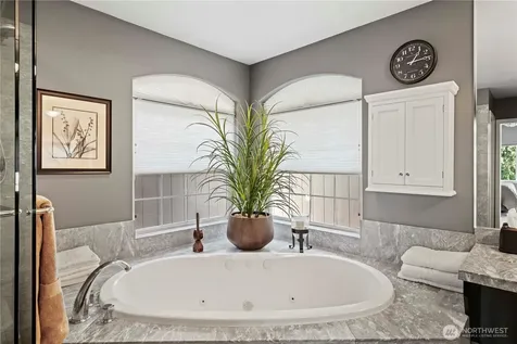 109 211th Place NE Sammamish WA 98074
