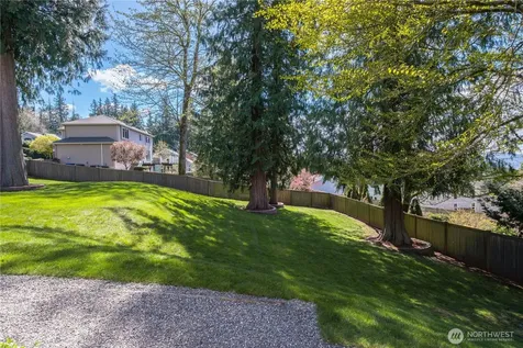 109 211th Place NE Sammamish WA 98074