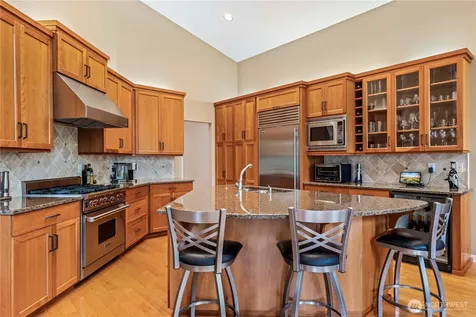 109 211th Place NE Sammamish WA 98074