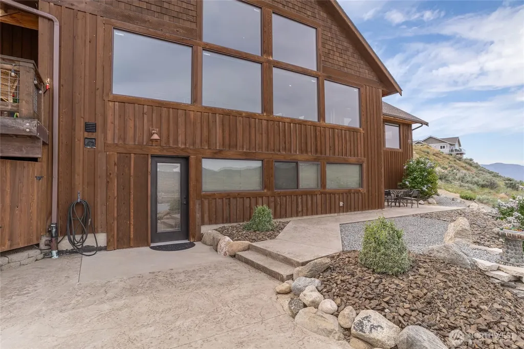 240 Little Butte Ranch Road Chelan WA 98816