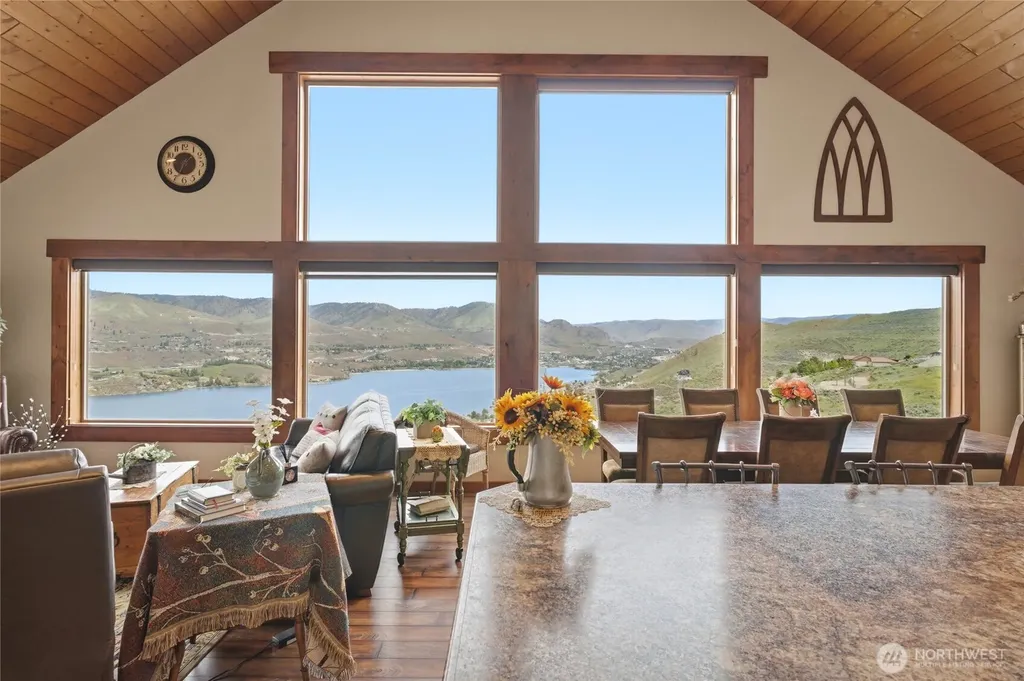 240 Little Butte Ranch Road Chelan WA 98816