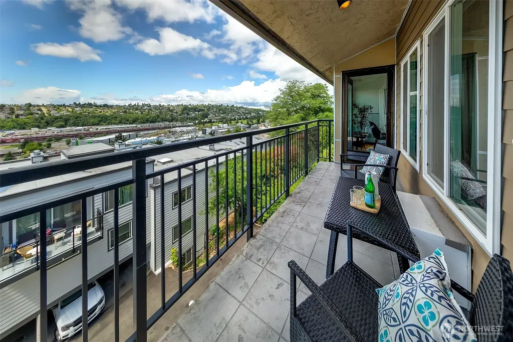 1965 12th Avenue W Seattle WA 98119