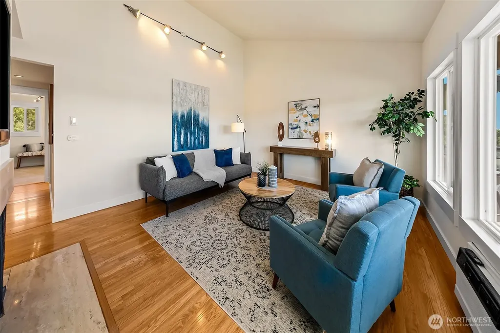 1965 12th Avenue W Seattle WA 98119