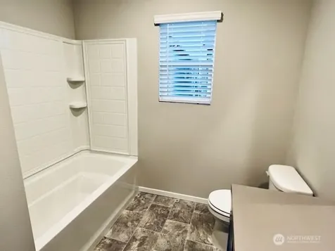 18702 108th Avenue E Puyallup WA 98374