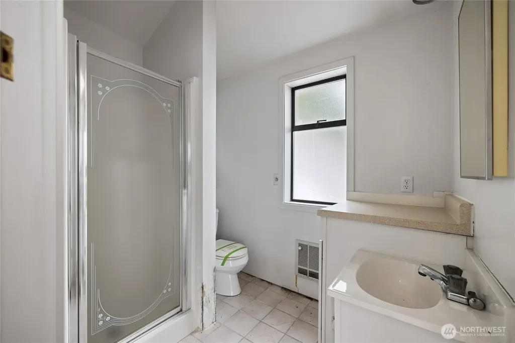 5498 Hyada Boulevard NE Tacoma WA 98422