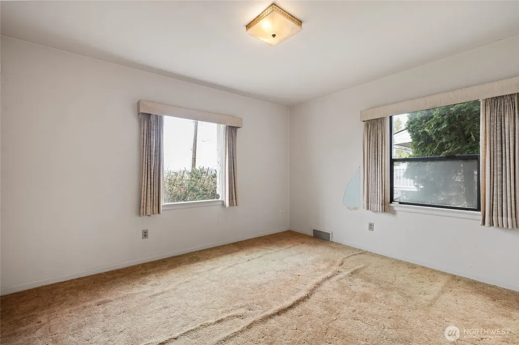 5498 Hyada Boulevard NE Tacoma WA 98422