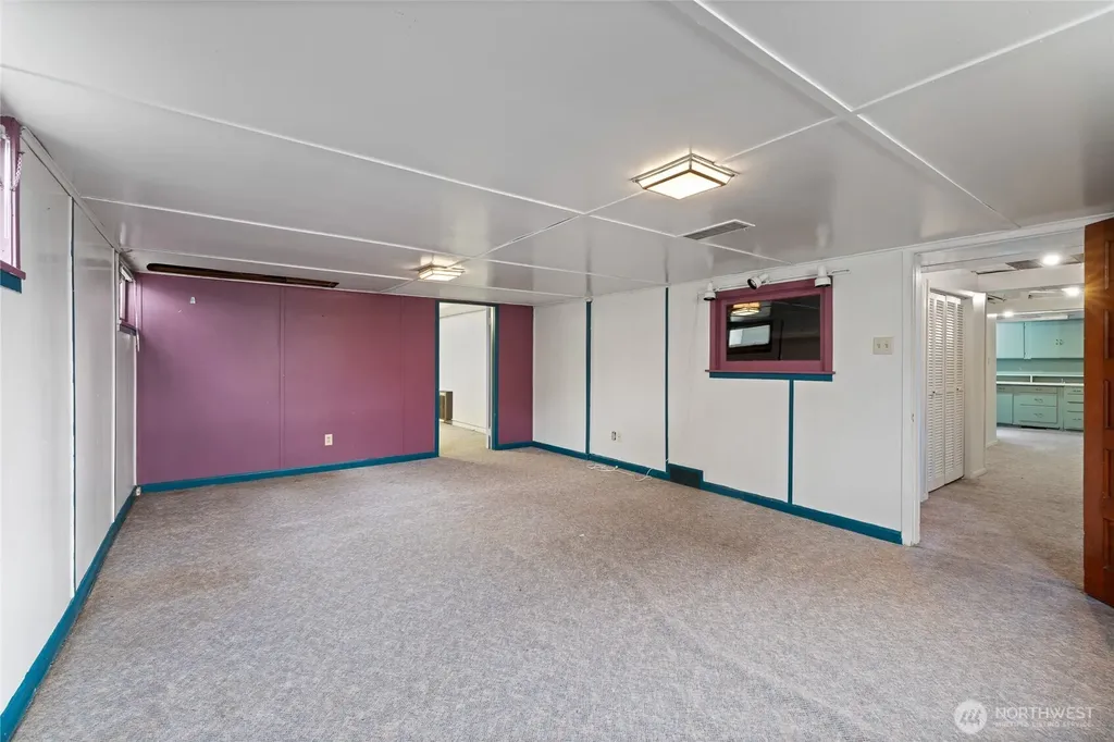 5498 Hyada Boulevard NE Tacoma WA 98422