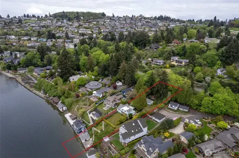 5498 Hyada Boulevard NE Tacoma WA 98422