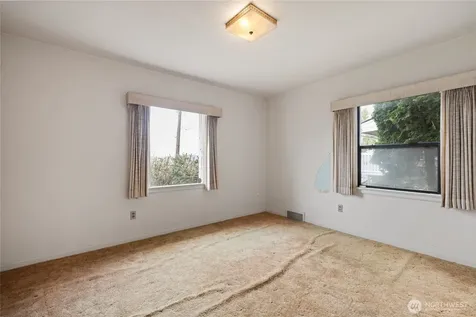 5498 Hyada Boulevard NE Tacoma WA 98422