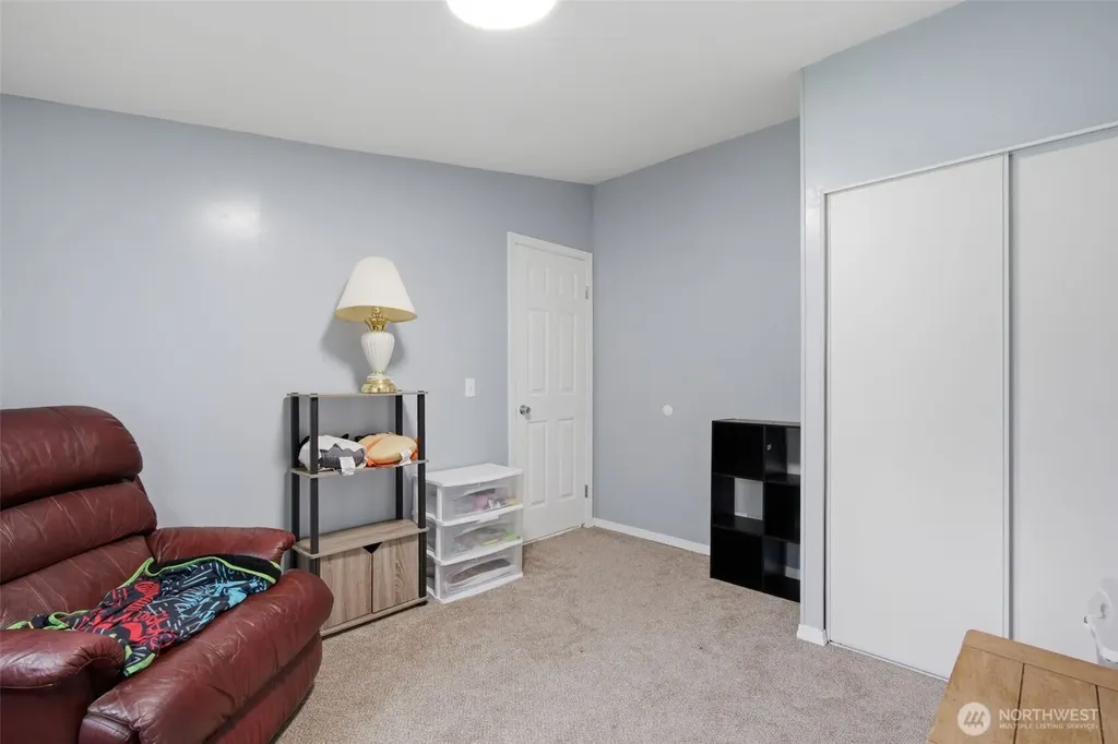 28602 75th Ave S Roy WA 98580