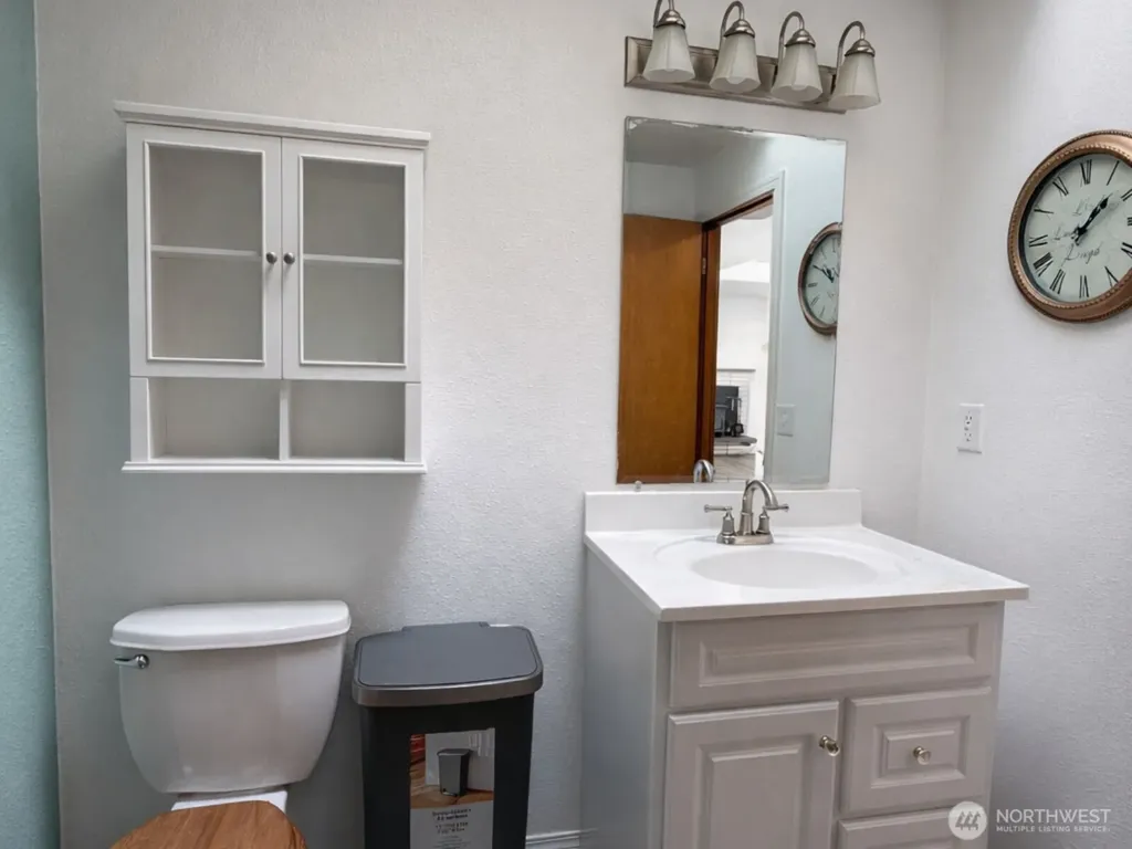 100 Hillcrest Drive Elma WA 98541