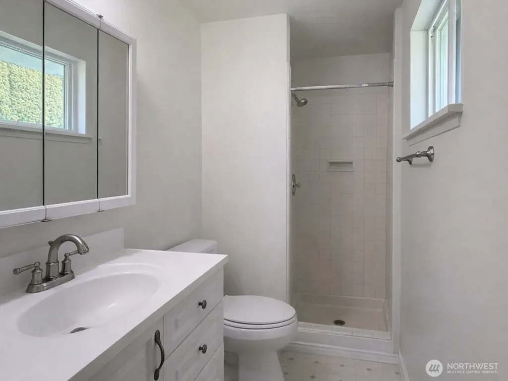 100 Hillcrest Drive Elma WA 98541