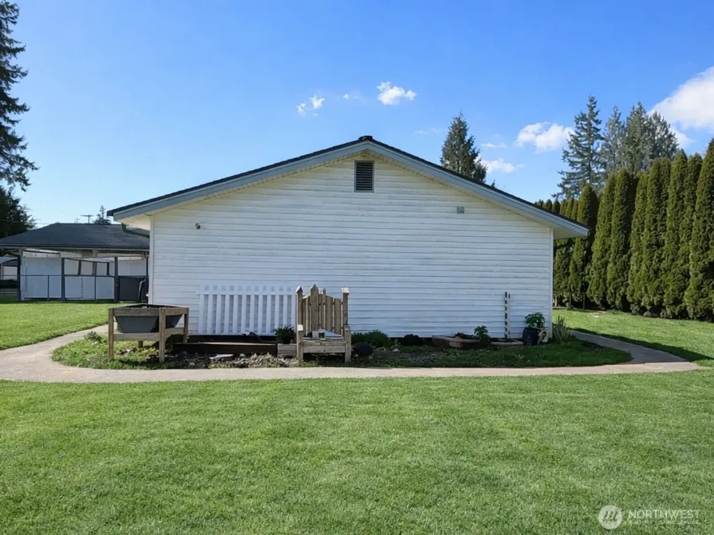 100 Hillcrest Drive Elma WA 98541