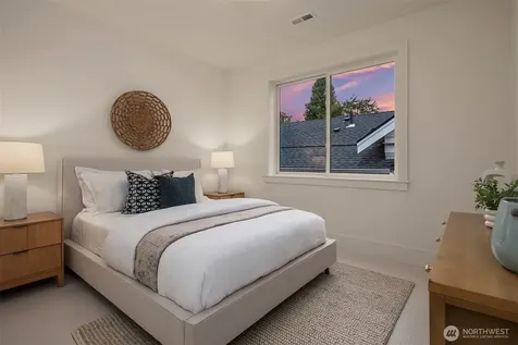 1027 Mcgilvra Boulevard E Seattle WA 98112