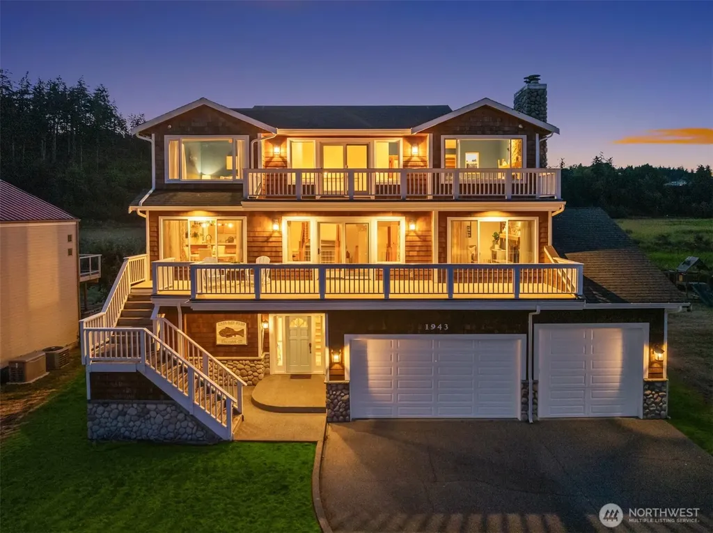 1943 Shore Avenue Freeland WA 98249