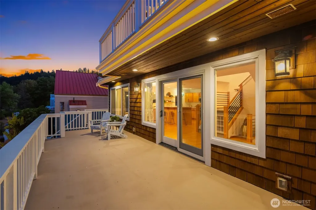 1943 Shore Avenue Freeland WA 98249